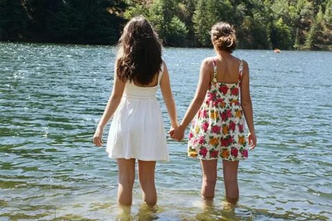 Подруга оставляет ребенка