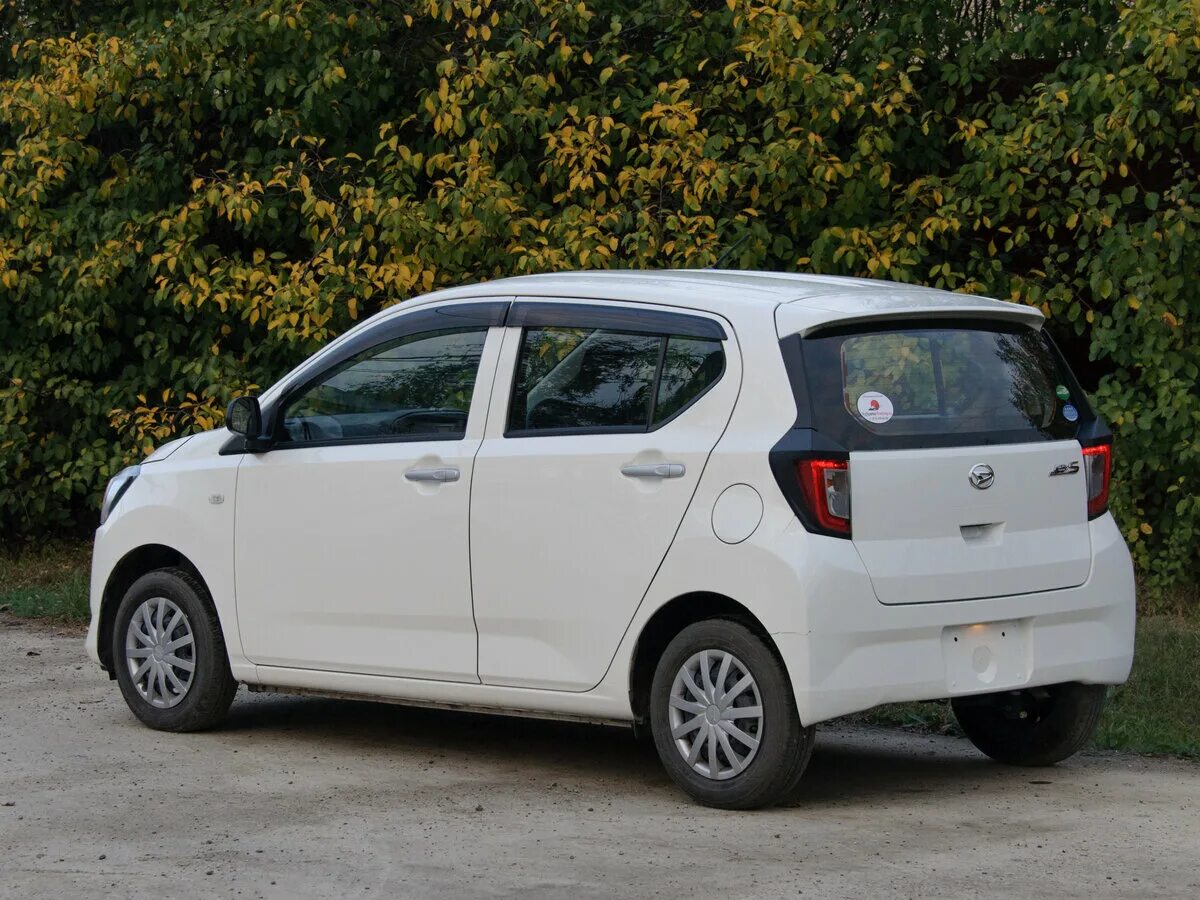 Daihatsu mira e s