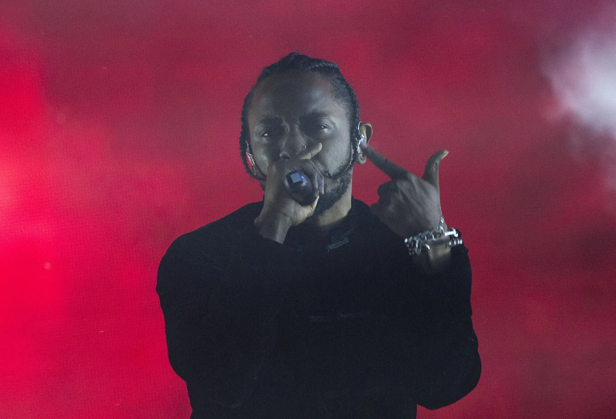 Kendrick Lamar DNA. Kendrick Lamar DNA кадры. Kendrick Lamar Smoke. Kendrick Lamar smoking.