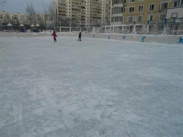 Менделеева 2 москва каток. Короб для катка. Менделеева 2 москва каток. Открытый каток в чертаново. Улица корнейчука 51б.