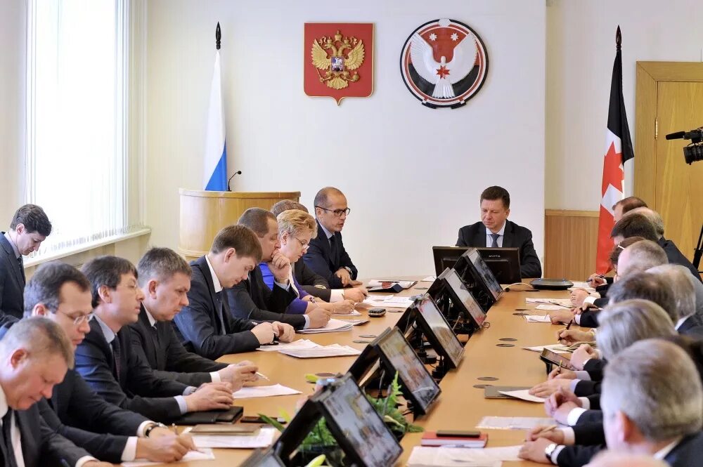 местная власть. фото с клнференции открытия наставничестао в югре1 марта2023. местная власть. органы местного самоуправления в москве. местное самоуправление в нск.