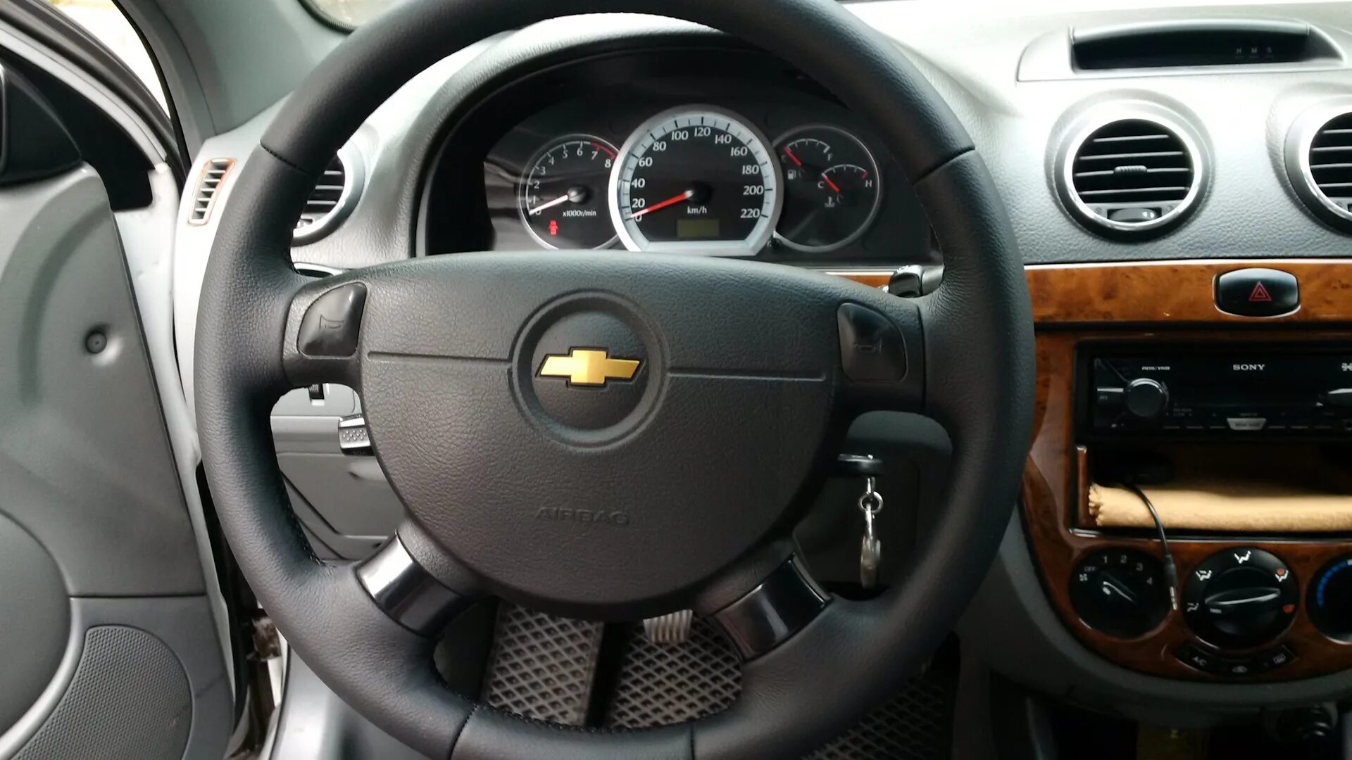 Руль шевроле лачетти. Руль лачетти 2005. Chevrolet лачетти руль. Chevrolet lacetti руль. Шевроле лачетти универсал руль.