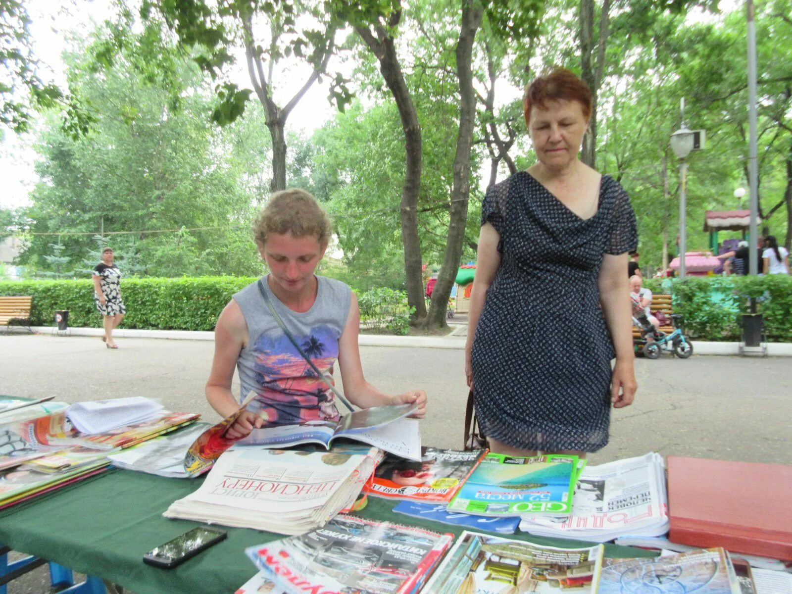 Возрождение уссурийск сайт. Летний читальный зал Липки. Центральная городская библиотека Уссурийск. Летняя читальня Пятигорск. Читальня летняя в городе.