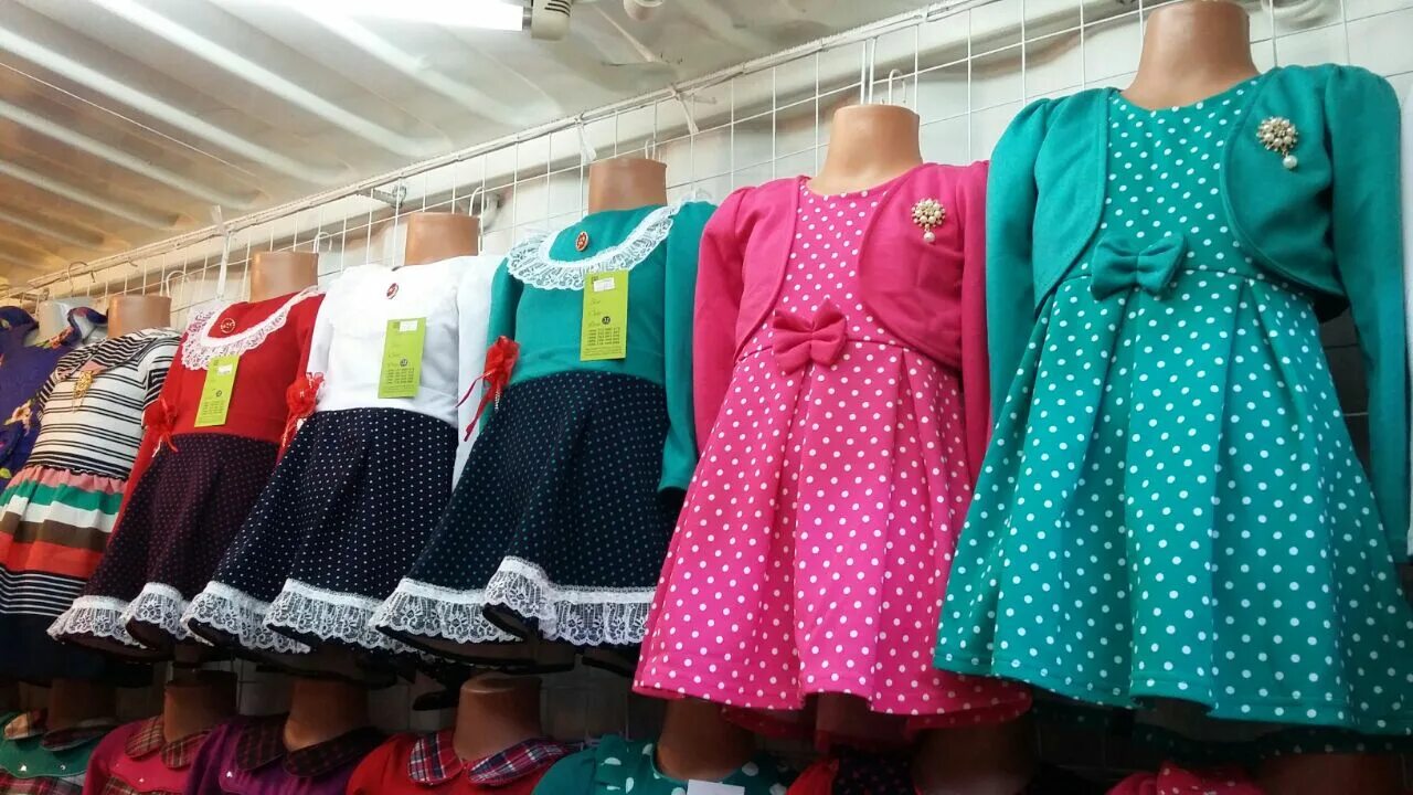 Детские вещи. Платья на рынке. Оптовая детская одежда. Поставщики детской одежды.