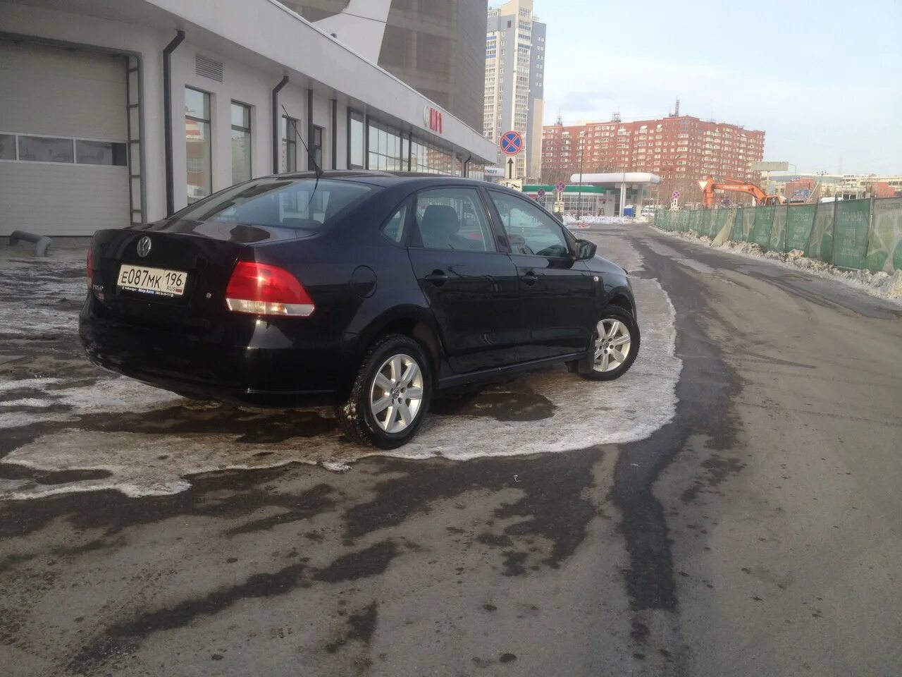 Прокат екатеринбург без водителя. Машины Екатеринбург. Машины в ЕКБ большие. Мк087 77. Машина в аренду Екатеринбург.