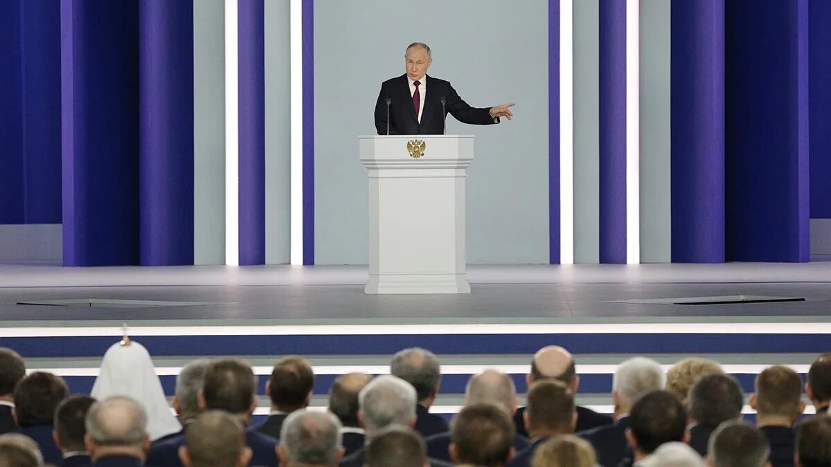 Послание федеральному собранию 2025 многодетным. Послание президента россии федеральному собранию (2025). карелин послание президента федеральному собранию в 2025. послание президента федеральному собранию 2025 сечин.