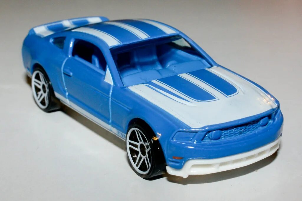 2010 Ford Mustang gt hot Wheels. Hot Wheels Форд Мустанг. Hot Wheels 2015 Ford Mustang gt. Hot Wheels RLC Ford Mustang 2010. Мустанг игрушка