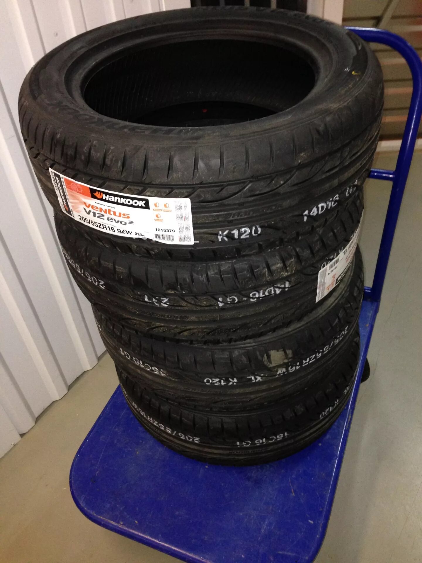 Шины ханкук отзывы владельцев. Hankook Ventus evo2 r16 v12. Hankook Ventus v12 205/55/r16. Hankook Ventus v12 evo2 k120 205/55 r16. Hankook evo2 120 205/55.