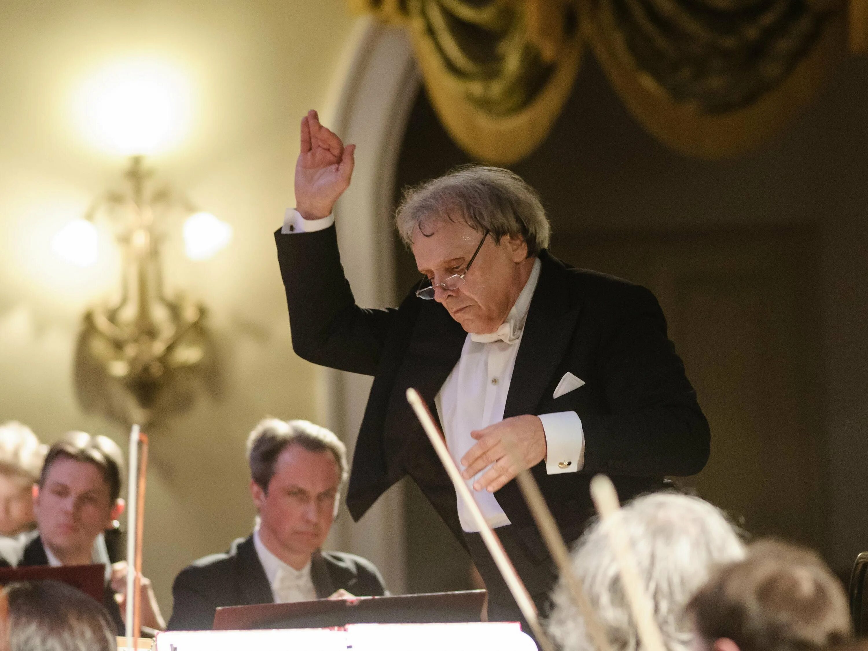 Евгений федорович светланов дирижер. Юровский владимир михайлович дирижёр. Дирижер колобов феликс. Бсо имени п. Магазин дирижер краснодар.