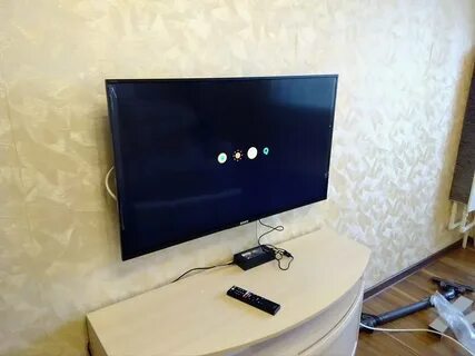 Розетки за телевизором