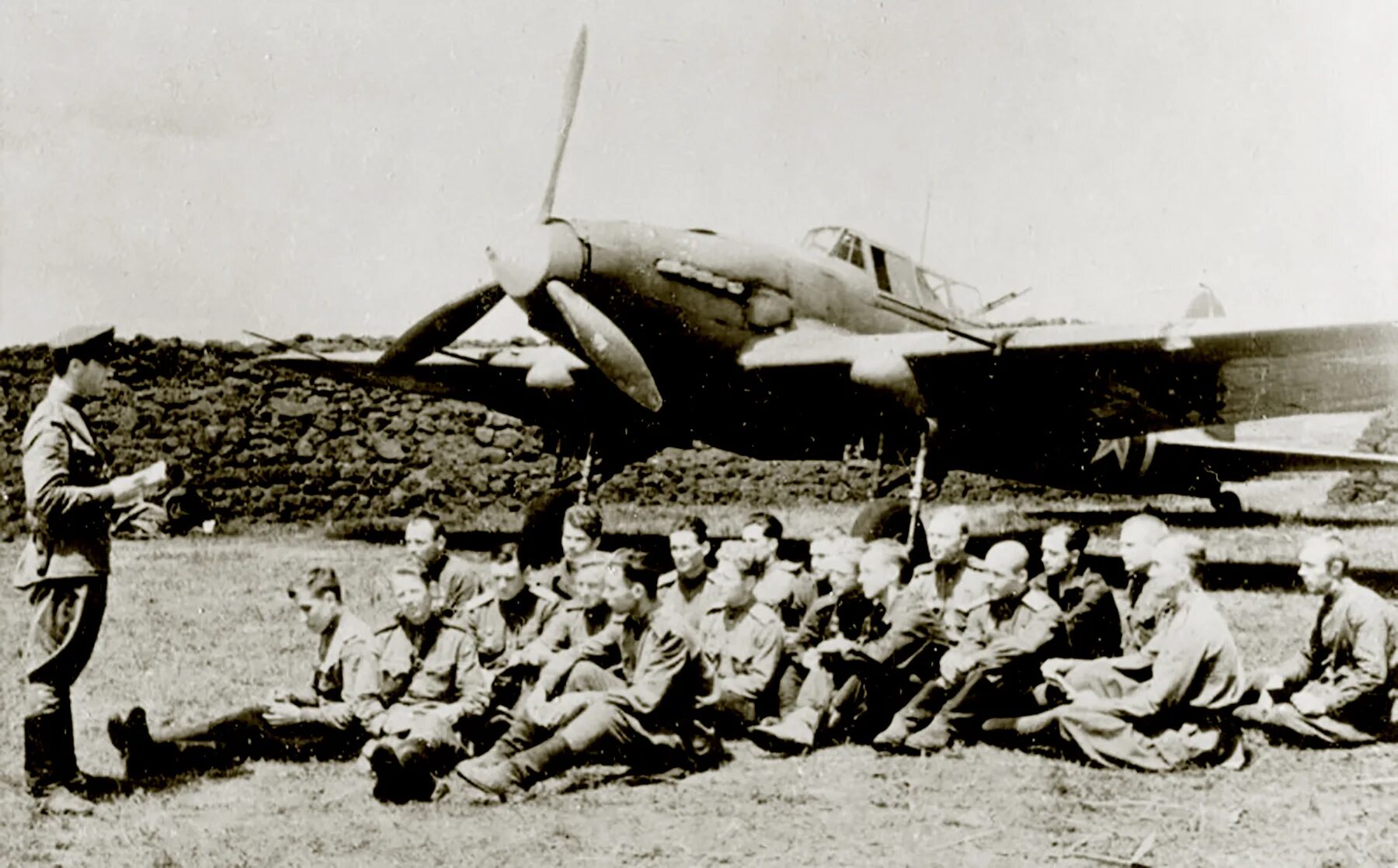 Шап форум. 7-й гвардейский штурмовой авиационный полк. 61 шап 1941. ил-2 144-го гвардейского штурмового авиаполка. ил-2 198 шап.