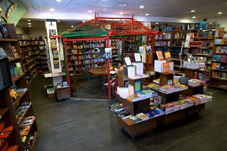 голубое небо. белые облака интернет. белое облако. облако сеть магазинов. культурный центр белые облака москва.