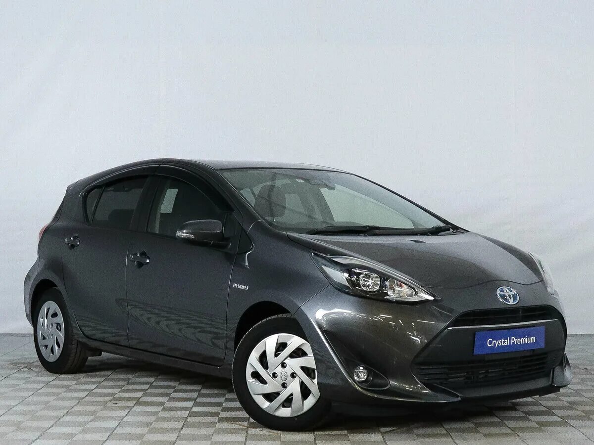 Toyota aqua 2018. Toyota aqua crossover. Toyota aqua серая. Toyota aqua 2018. Тойота аква 14 год.