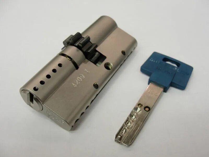 Цилиндр evva ics l77. Личинка замка qc05. Цилиндр замка звездочка 70 mul-t-lock. Личинка замка с шестеренкой. Личинка с шестеренкой.