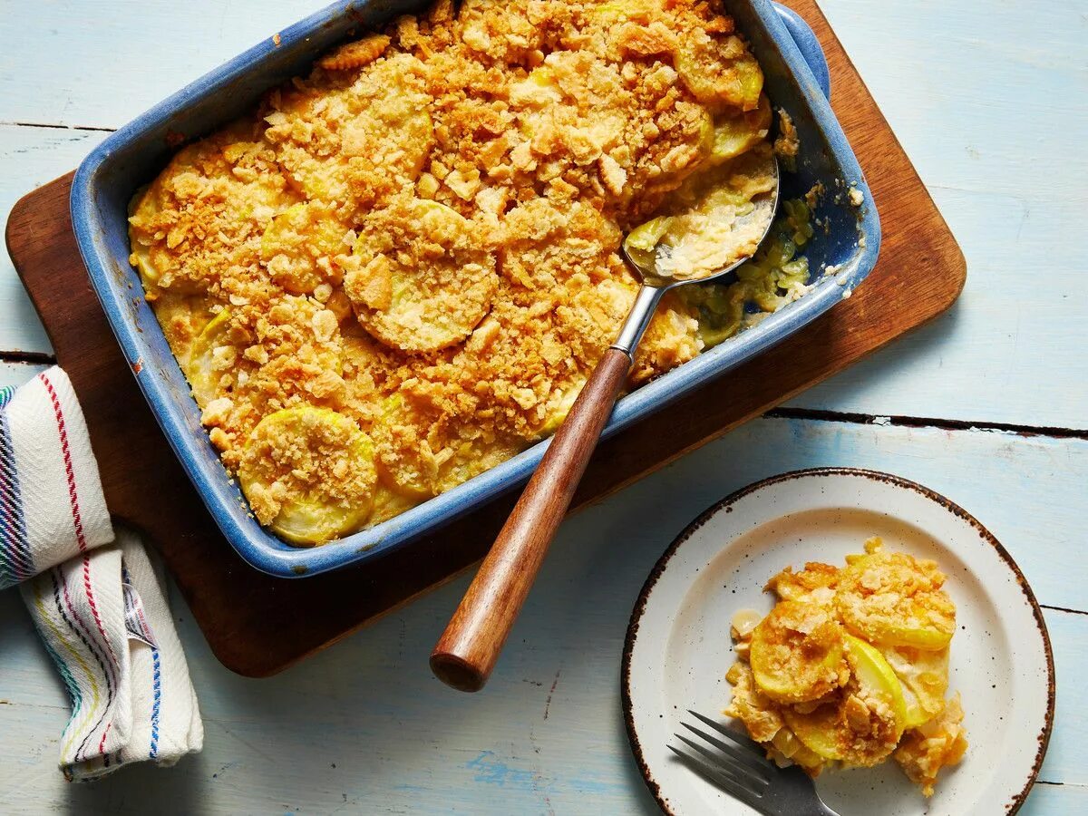 Запеканка из цветной капусты. Запеканка на ужин. Potato casserole рецепт. Chicken casserole. Casserole dish.