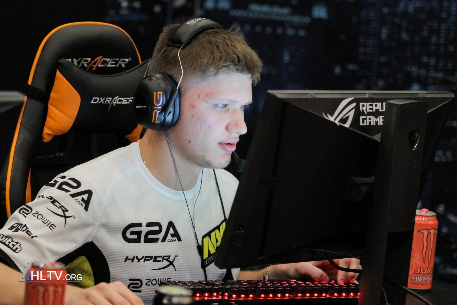 Симпл симпл круче. S1mple 2014. симпл 2015. s1mple 2015. симпл игрок.