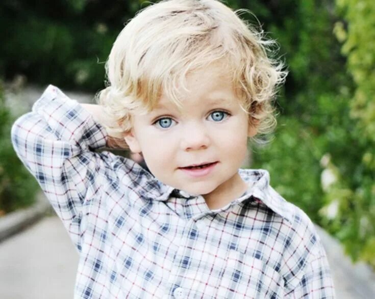 Cute little boy. Красивые малыши. Мальчик блондин. Светленький мальчик. Мальчики с голубыми глазками.