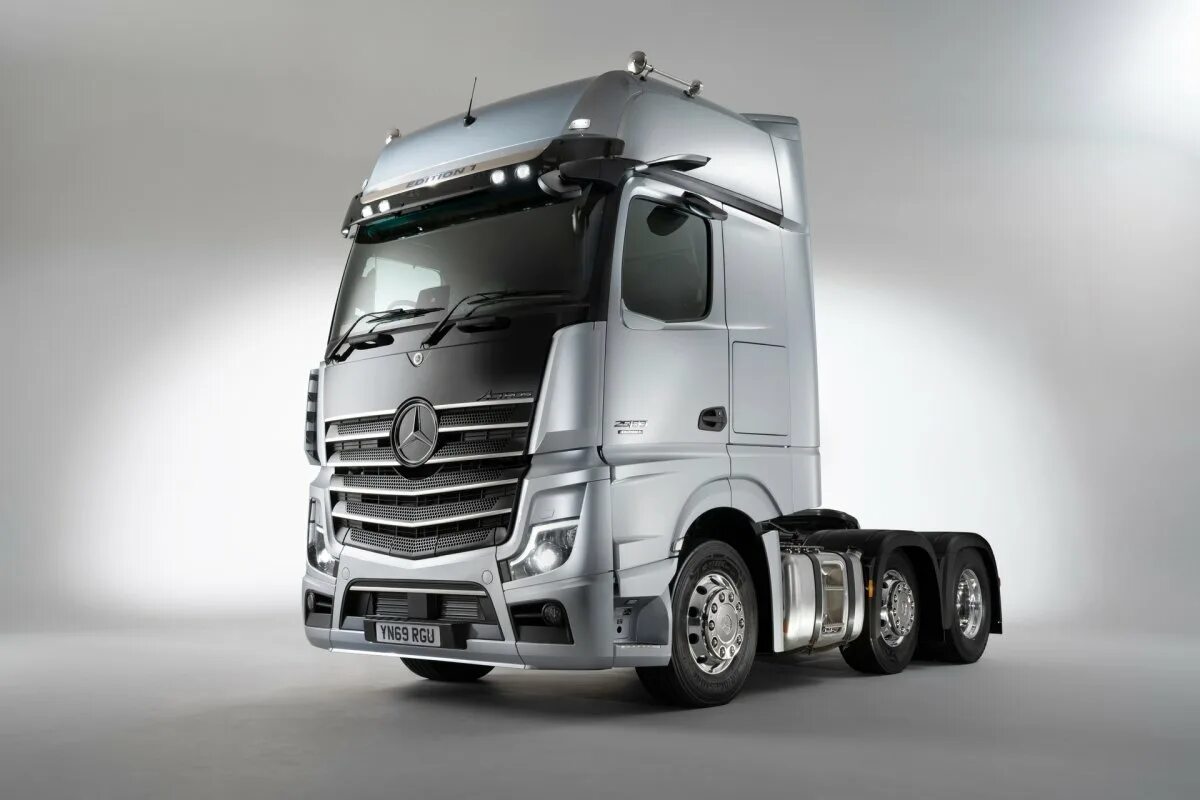 Mercedes-Benz Actros. Мерседес Бенц Актрос. Мерседес Актрос тягач. Мерседес-Бенц Актрос 2020.