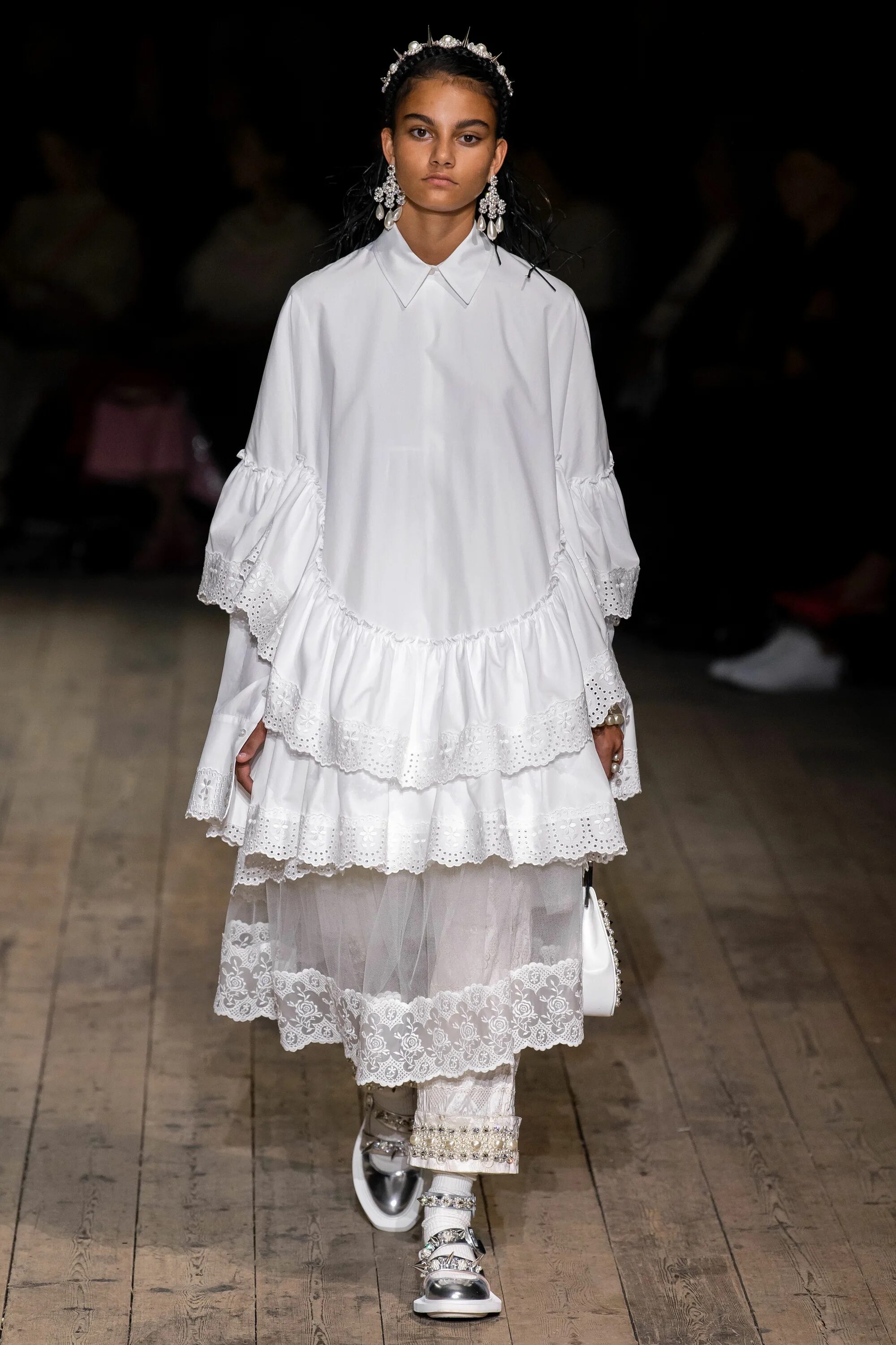 Simone Rocha дизайнер. Платье Simone Rocha HM. Коллекция Simone Rocha 2023 2024.