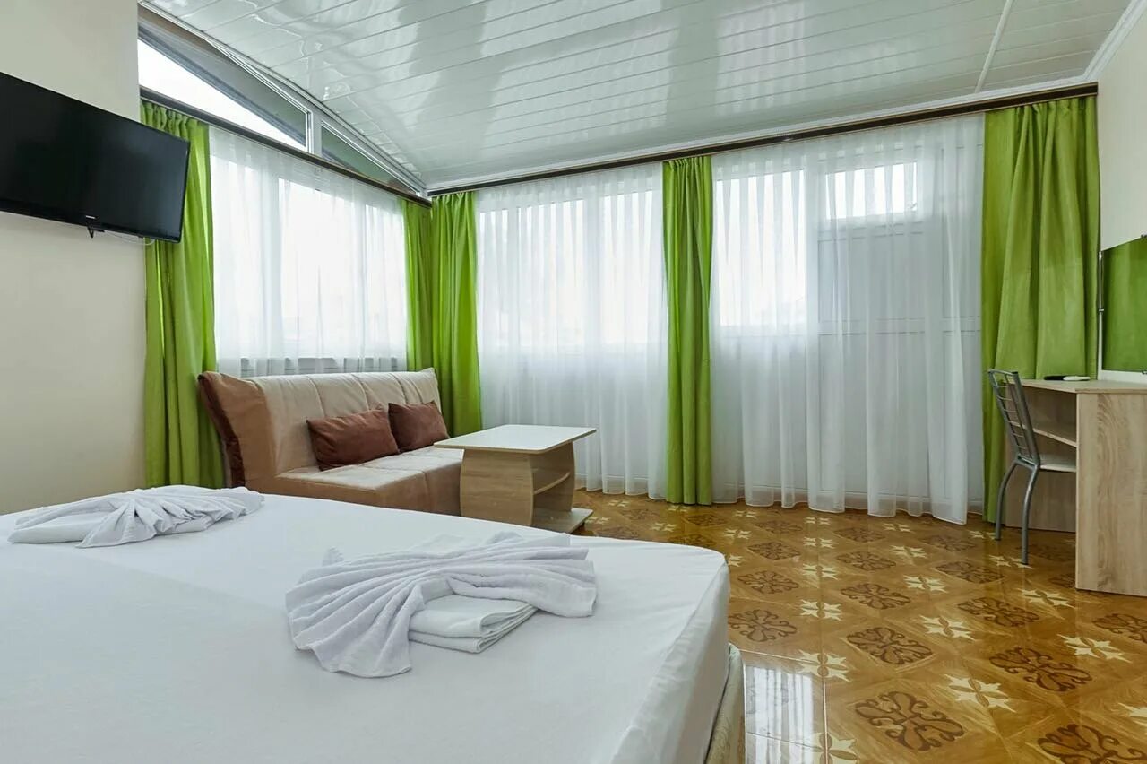 Дом сириус. Гостевой дом сириус сочи. Гостевой дом лазурит адлер ул. Сириус дома. Просвещения 105а адлер.