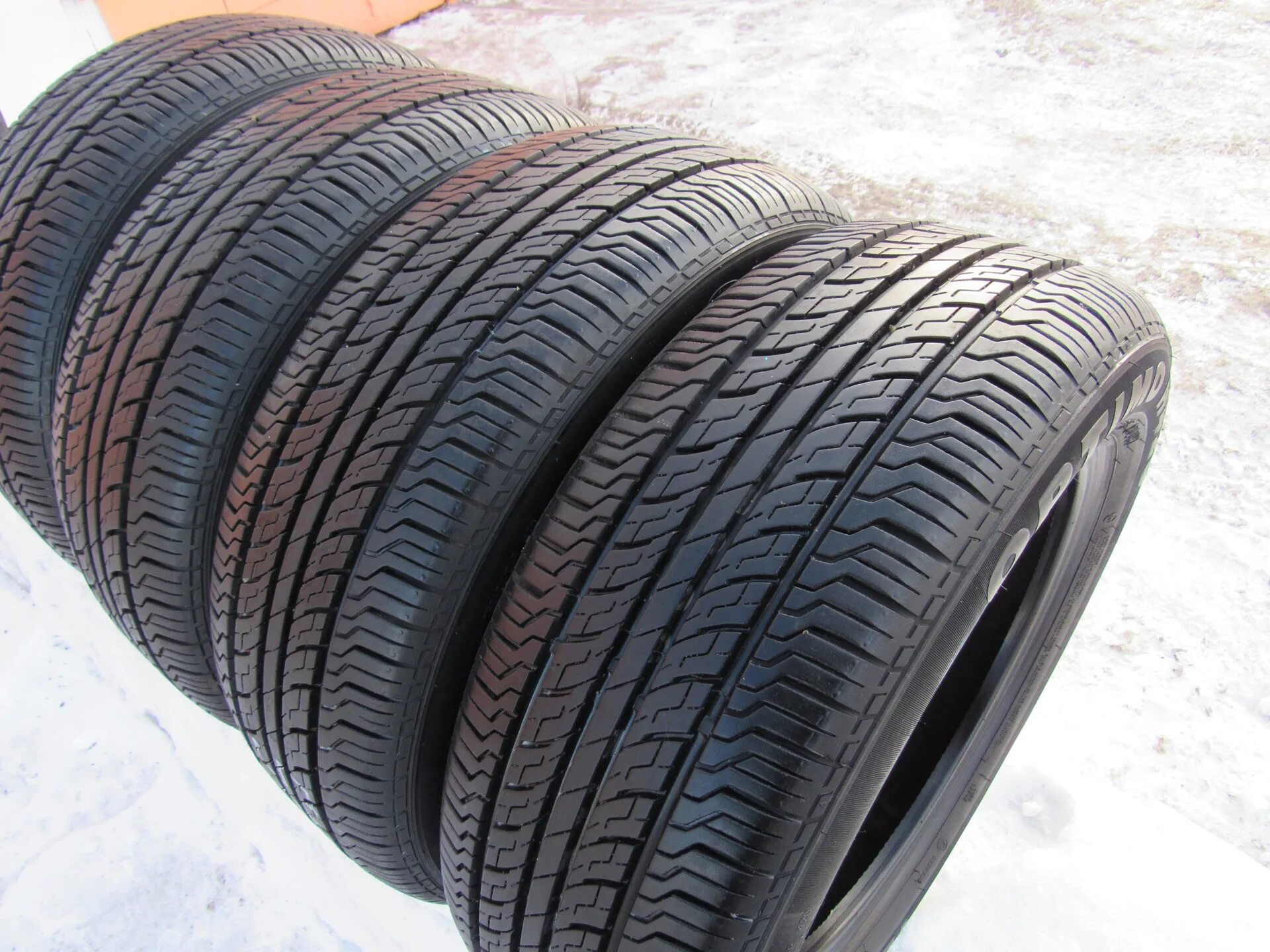 Лето резина kumho. Kumho 195/65 r15. 195/55 R15. Летние шины 195 55 r15. Резина 195/55 r15 лето.