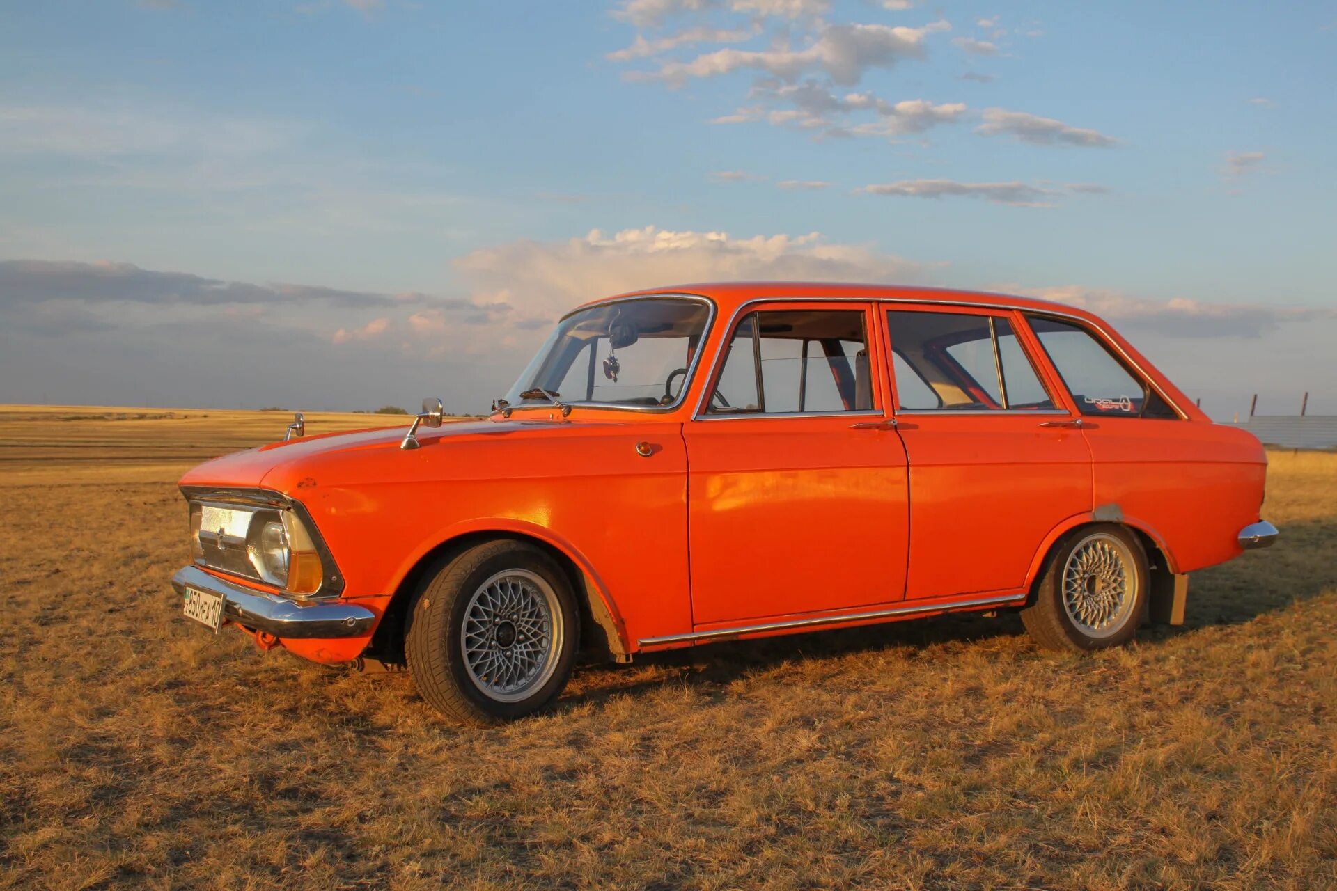 Иж 2125 комби stance. Иж 2125 комби голубой. Ваза 2125. Иж комби 2125. Москвич 2125 комби.