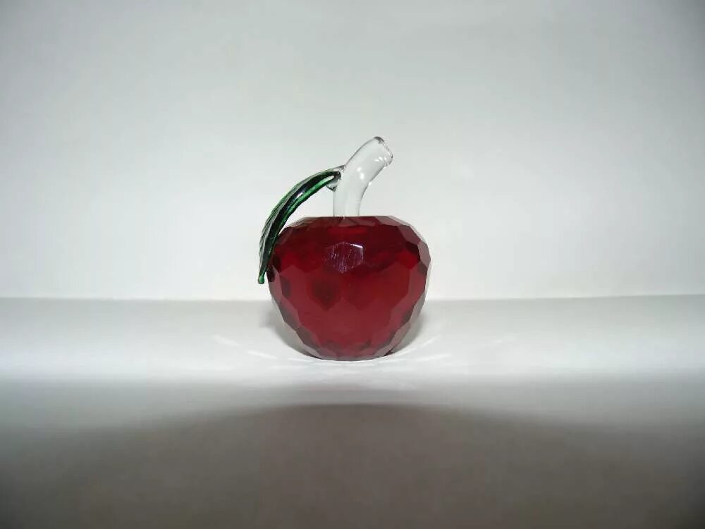 яблоко в карамельной глазури. стеклянные яблочки. стеклянное яблоко фото. стеклянные ягоды и фрукты. как сделать яблоко в стекле.