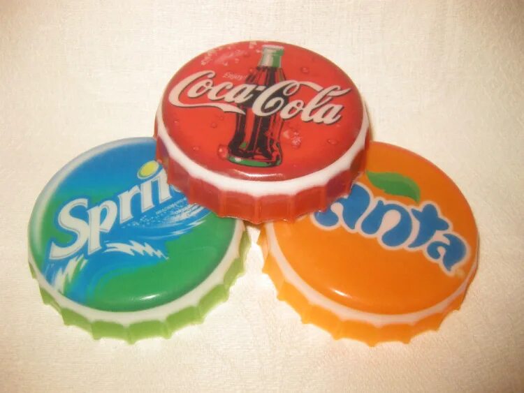 Крышка фанта. Крышка от газировки. крышка металлическая от газировки. крышка от лимонада. крышки от бутылок.