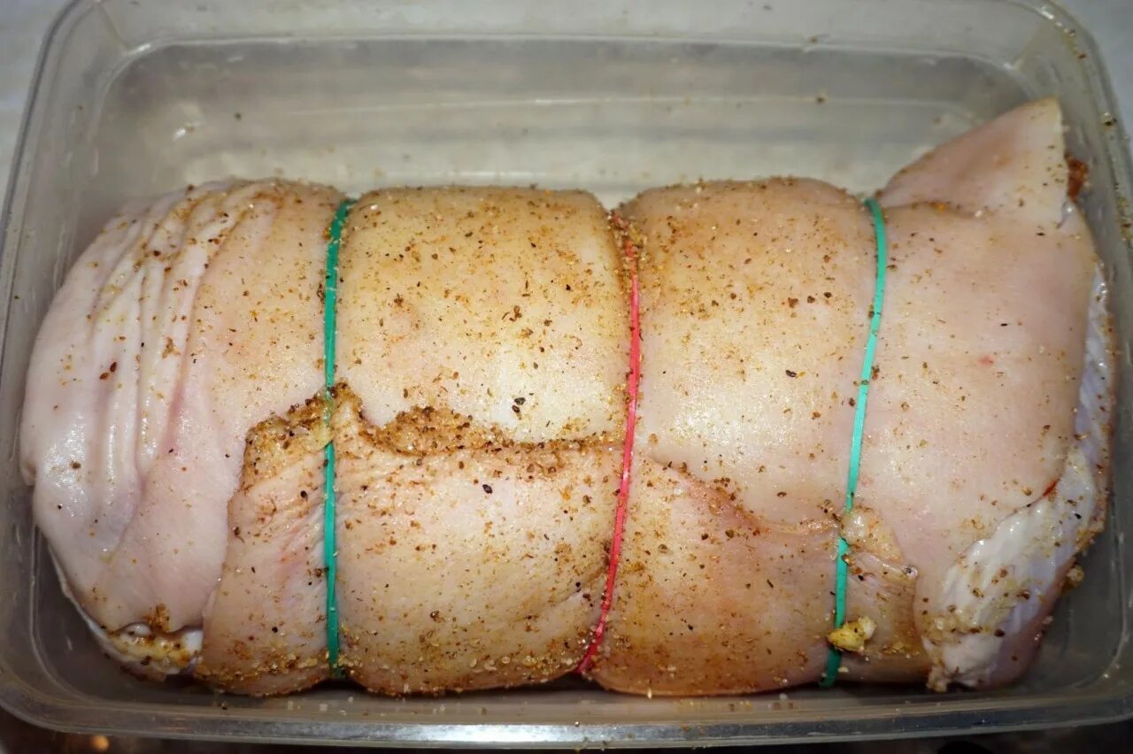 Рулет из свиной головы. Рулет из свиной шеи. Рулет из головы свинины. Зельц сальтисон. Блюда из свиной головы.