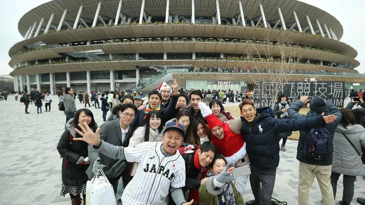 токио 2022 олимпиада. в токио проходит. олимпиада в токио 2021. церемония открытия на открытом стадионе. населенность токио.