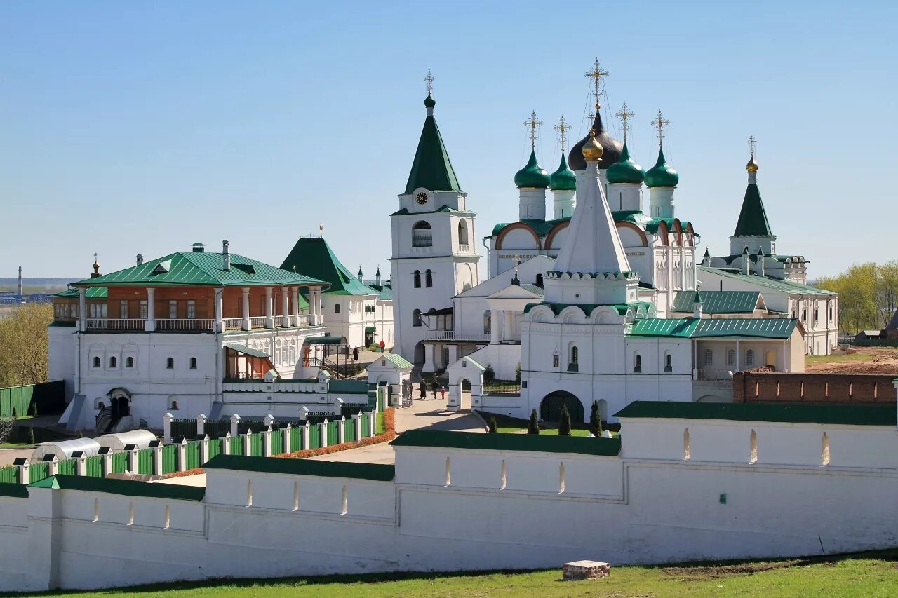 Тур в нижний новгород на 3 дня. Нижегородский Печерский Вознесенский мужской монастырь. Вознесенский Печерский монастырь Нижний Новгород. Нижний Новгород Вознесенский Печерский монастырь памятники. Вознесенский Печерский монастырь Нижний Новгород музей.