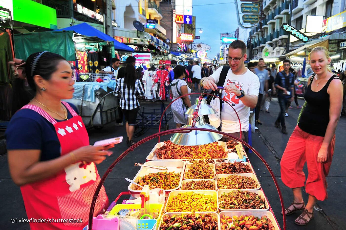 Thai streets. Бангкок стрит фуд. Стрит фуд Тайланд. Стрит фуд Пхукет. Тайская уличная еда.