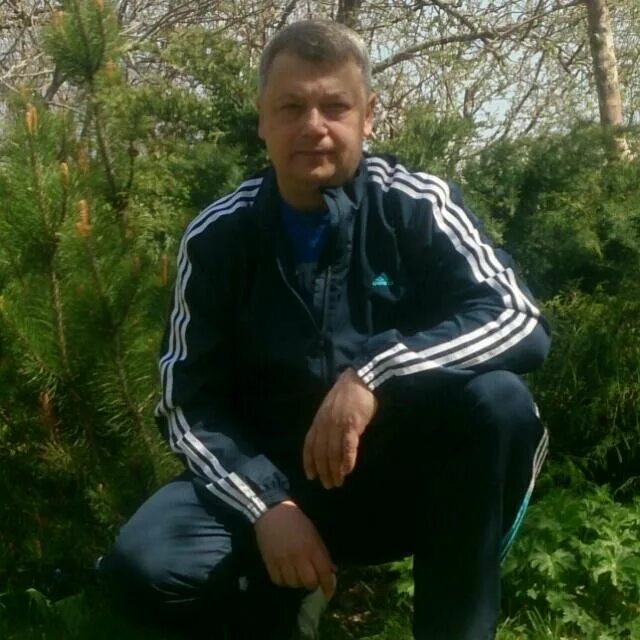 Познакомиться с мужчиной с киргизии. Мужчина двойники в тольятти. Познакомлюсь с мужчиной без детей. Познакомлюсь с мужчиной без детей. Деревенский парень.