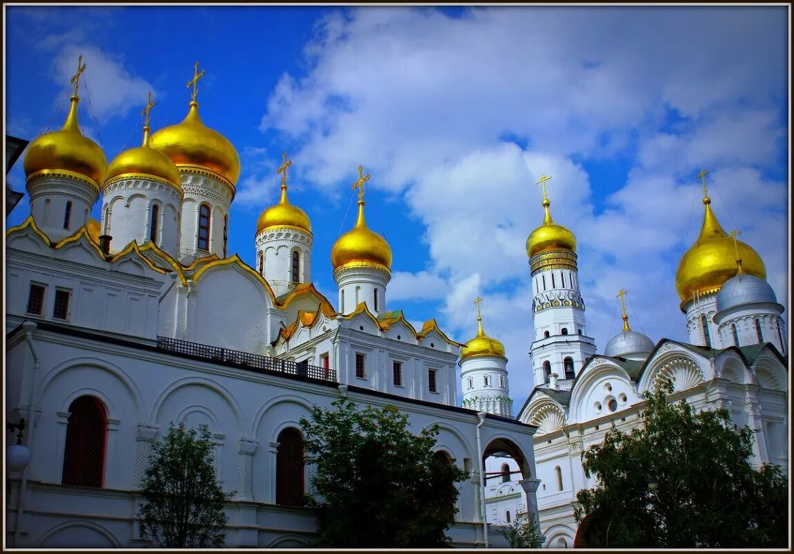 московский кремль купола. церковь с золотыми куполами в москве. храм с золотыми куполами в москве. купола успенского собора. храм василия блаженного (1561).