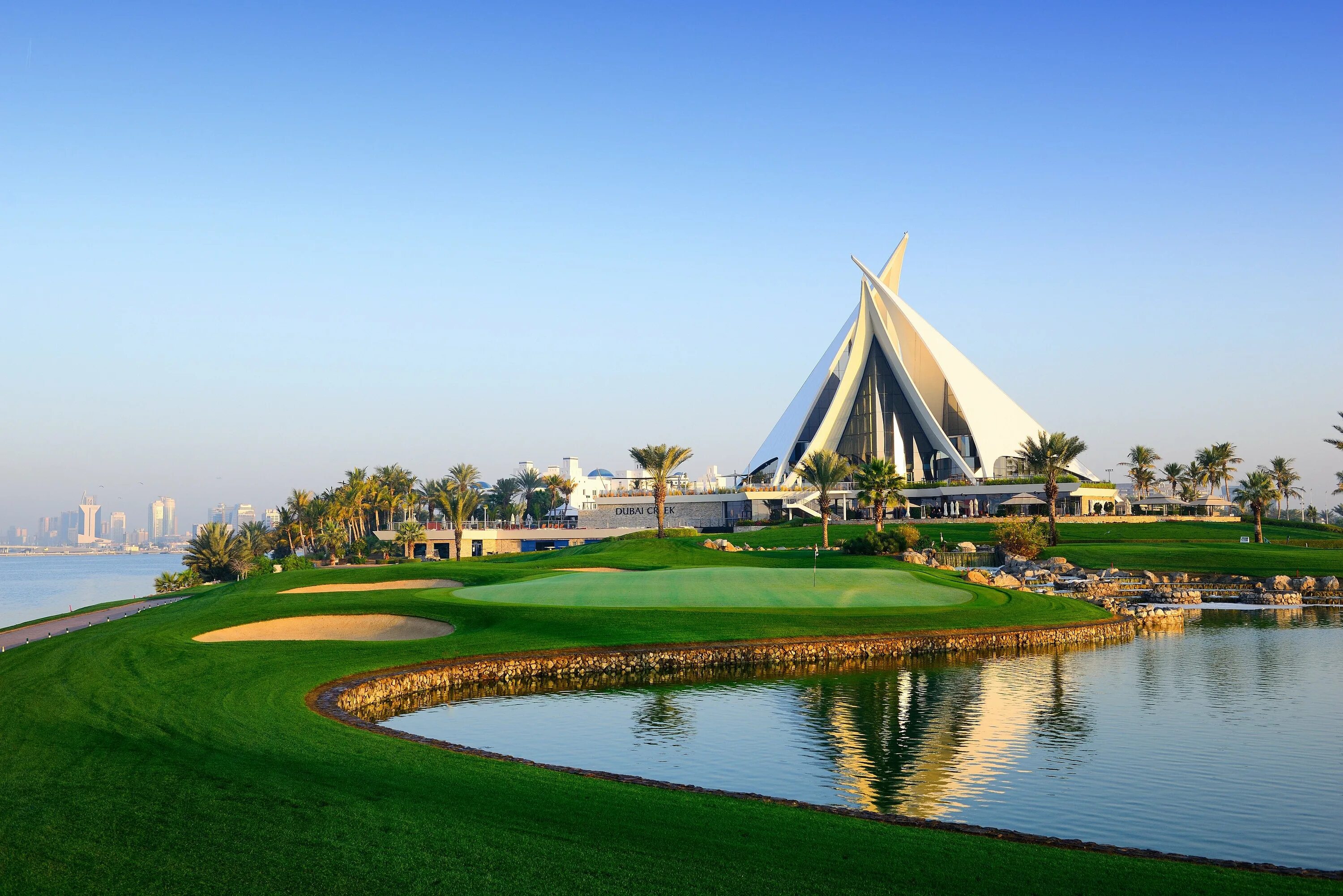 Чудеса арабских эмиратов. Dubai Creek Golf Club. Дубай достромичательности. Dubai Creek Golf & Yacht Club. Дубай-крик, Дубай (ОАЭ).