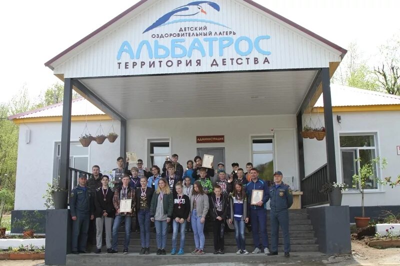 Дол волна камчатка. Детский оздоровительный лагерь Альбатрос Камчатка. Альбатрос лагерь Камчатка 2021. Альбатрос лагерь Камчатка комнаты. Лагерь Альбатрос Подымалово.