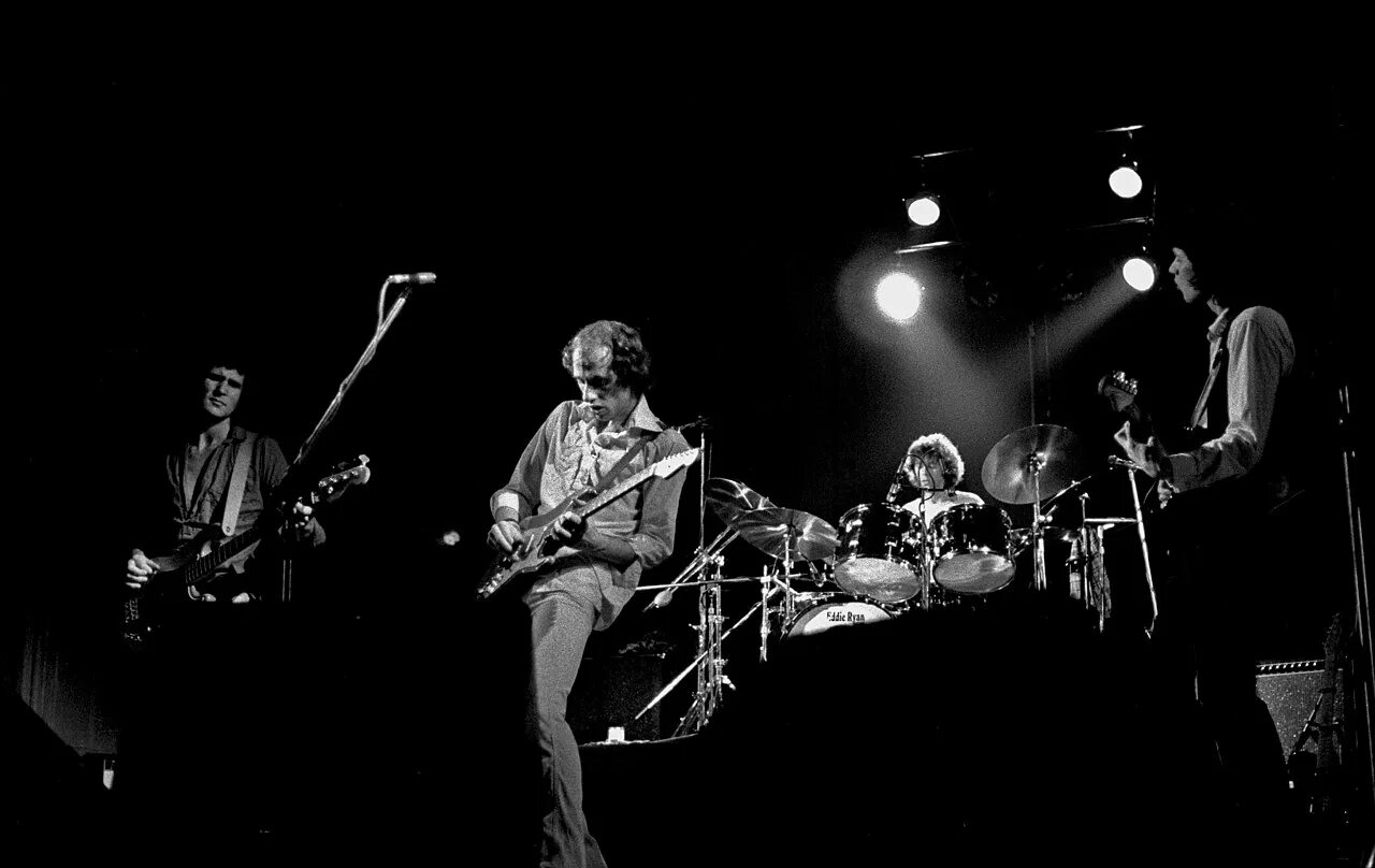 Dire straits you and your friends. Группа dire straits. dire straits 1984. dire straits live. гитарист dire straits.
