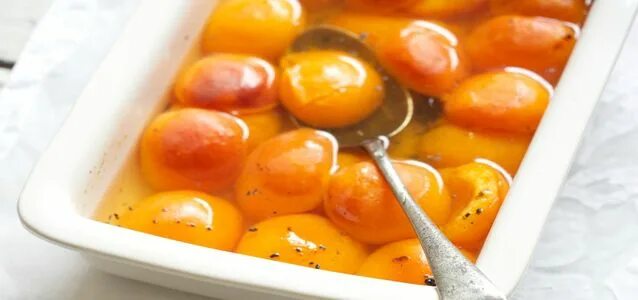 Десерт из абрикосов свежих. Абрикосовое варенье дольками. Абрикосы 1 хе с косточкой. Десерты с абрикосами свежими. Из свежих абрикосов совсем озябнул.