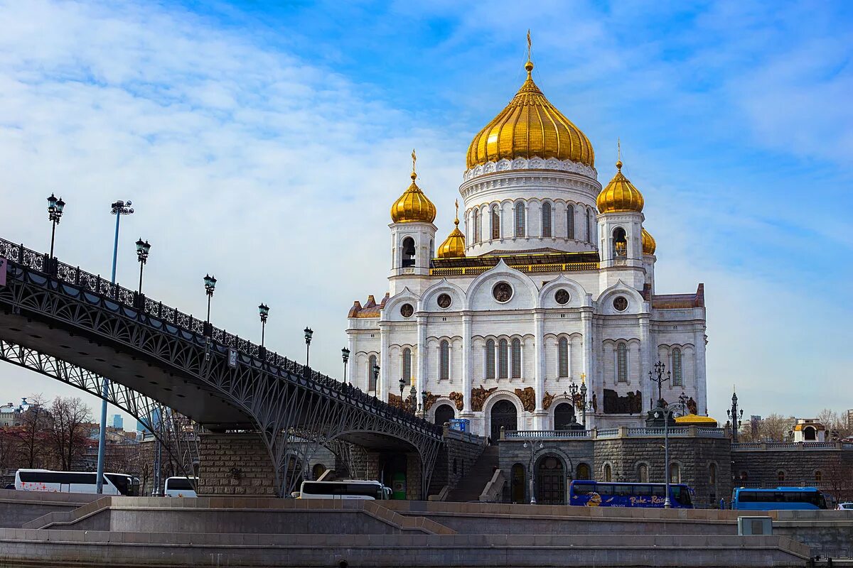 В каком городе находится храм христа спасителя. Москва. Храм Христа Спасителя. Главный храм Москвы храм Христа Спасителя. Тон храм Христа Спасителя в Москве.