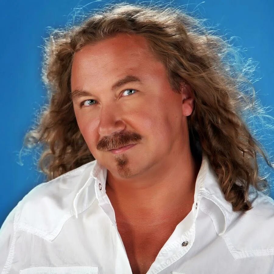 Сколько лет юрию николаеву певцу и композитору. Юрий николаев поэт сахалина. Игорь николаев. Игорь николаев. Юрий николаев телеведущий.