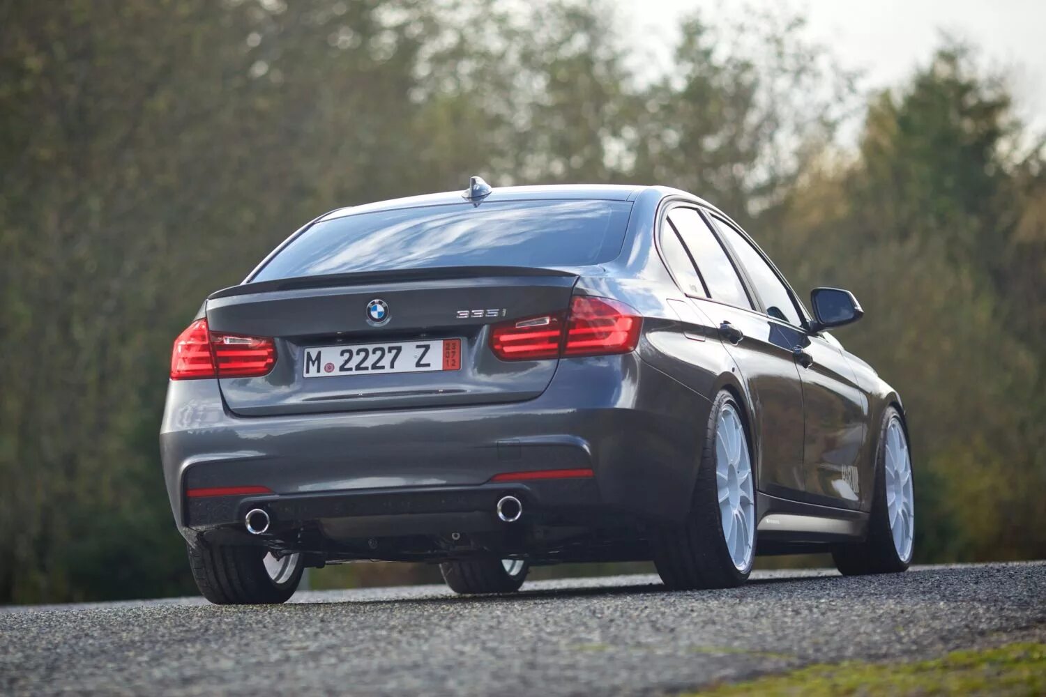 Звук бмв м5. BMW 335i f30. BMW 335 f30. БМВ 3 f30. BMW 320i f30.