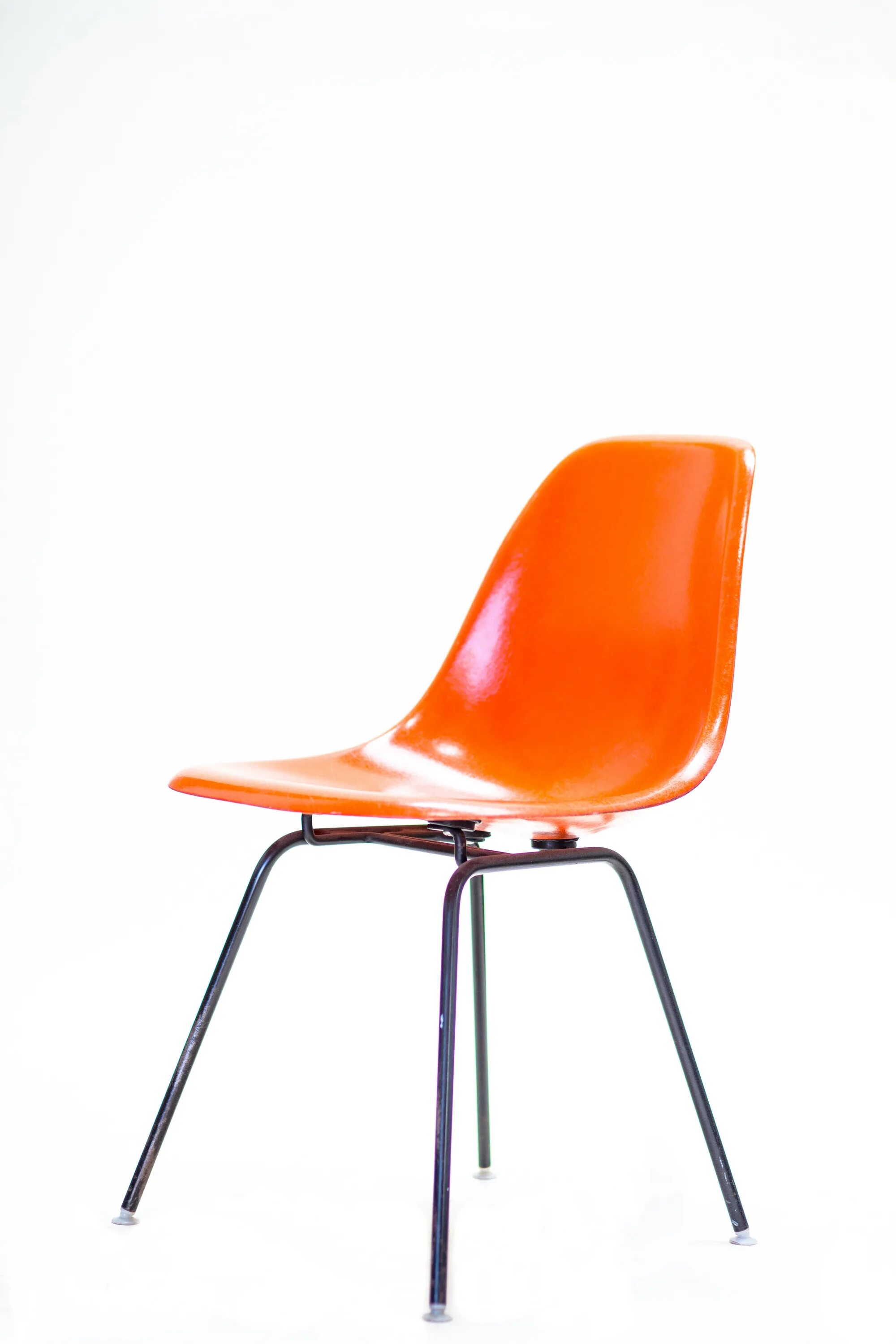 Купить оранжевый стул. Оранжевый стул. Стул оранжевого цвета. Стул оранжевый для кухни. Стулья с оранжевой обивкой.