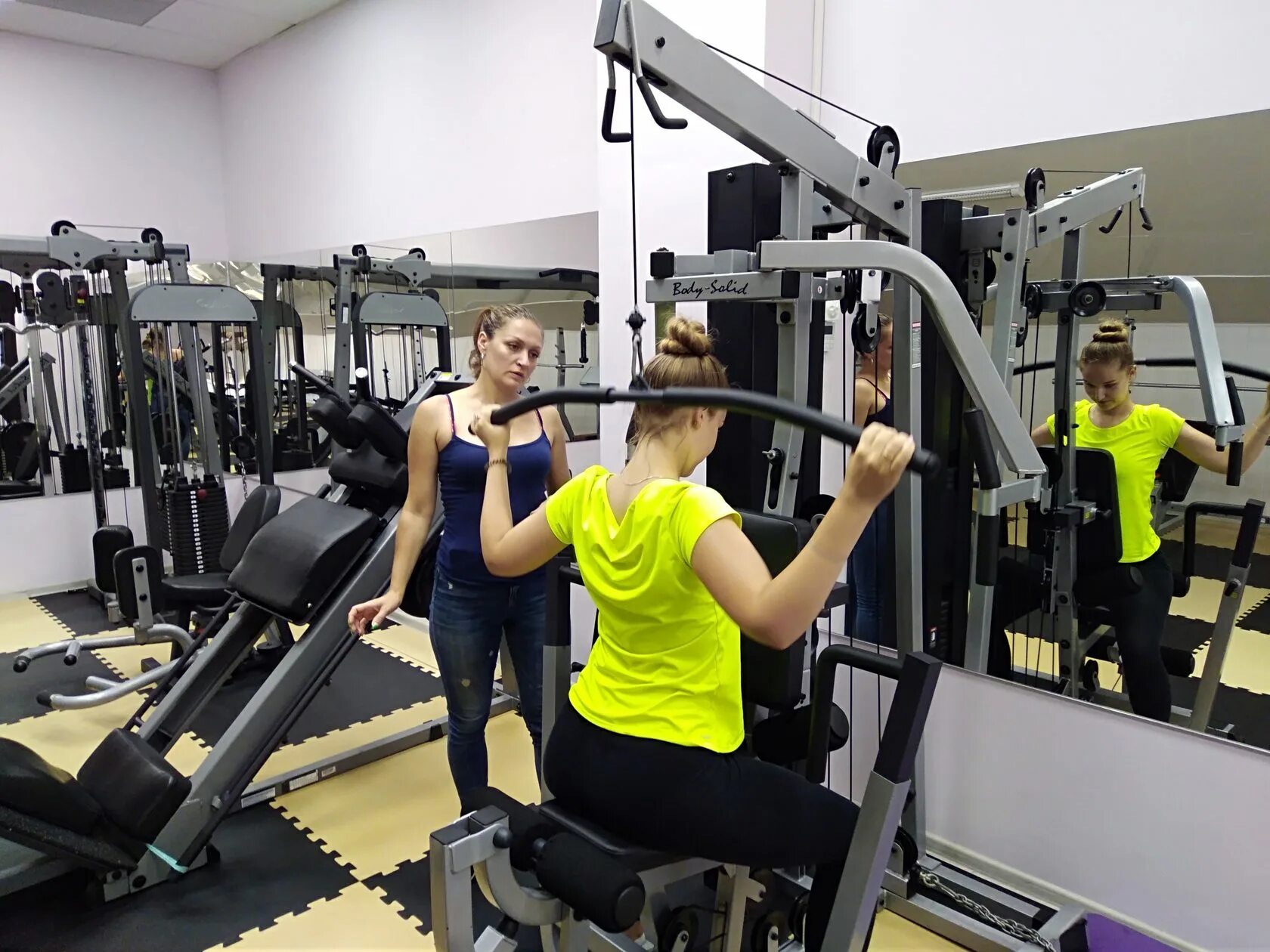 спортивный луганск. тренажерный зал луганск. артспорт на ангарской. оазис тренажерный зал луганск тренера. спортивный зал в городе спорта воткинск.