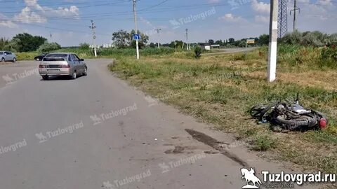 Выехав из поселка мотоциклист