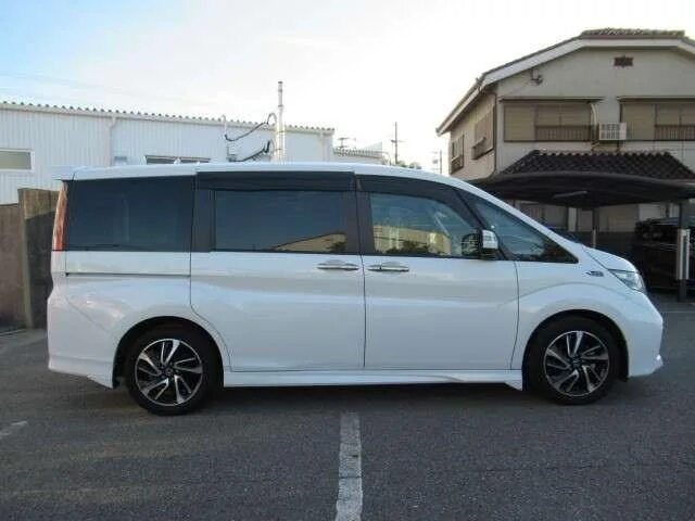 Honda stepwgn rp1 rp2. Honda stepwgn spada 2015. Honda stepwgn 2015 rp1. Хонда рп 1. Хонда степвагон рп 1.