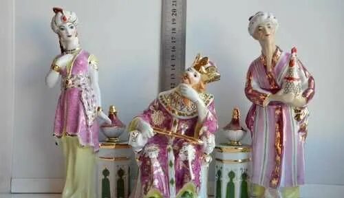 Статуэтка "емеля с щукой" фарфор сысерть ссср. Статуэтка емеля со щукой лзфи. Фарфоровая статуэтка аленький цветочек лфз. Фарфоровая статуэтка емеля с щукой. Дулевский фарфор лягушка царевна.