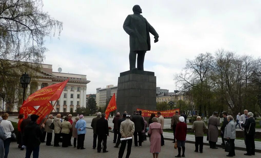 Ленин на митинге