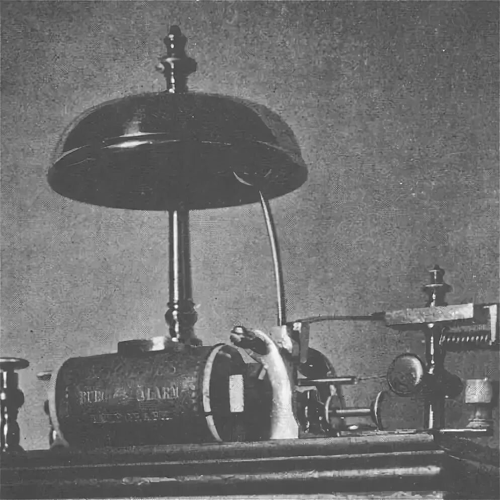 Где была создана первая электрическая пожарная сигнализация. Первая электрическая охранная сигнализация. Пожарная сигнализация 19 век. Сигнализация Эдвина Холмса. Самая первая пожарная сигнализация.