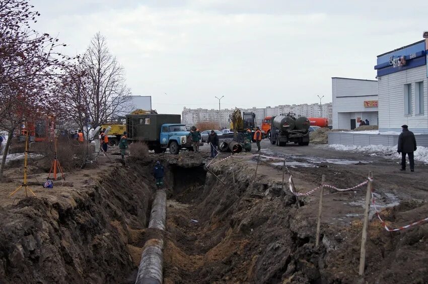 Горячая вода старый оскол. Белгород Коммунальная авария. Юм Строй старый Оскол. Канализации старый Оскол. Канализация Белгород.