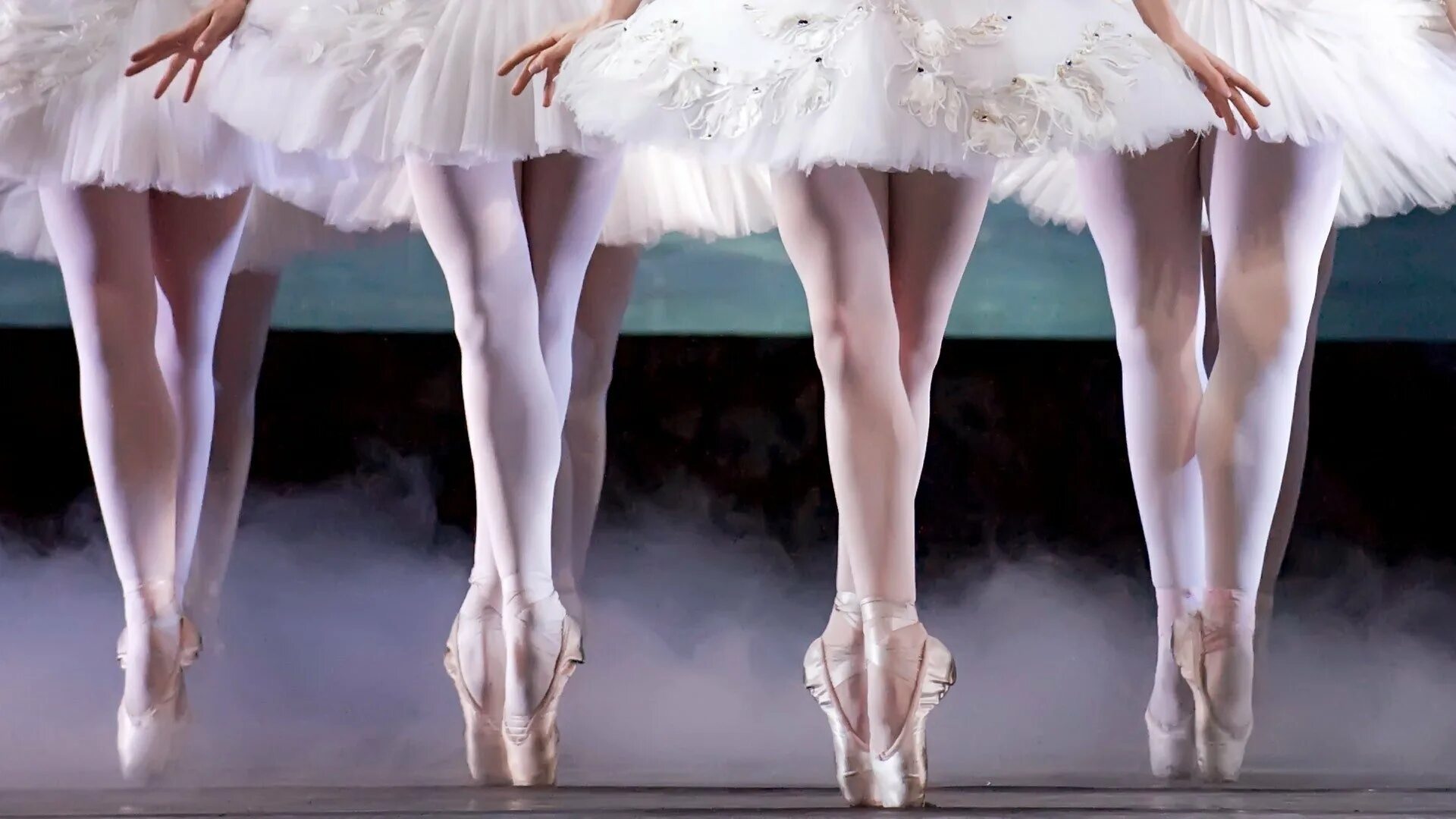 Где танцуют балет. Балерины. Пуанты балерины. Красивые ноги танцовщиц. Балет балерина.